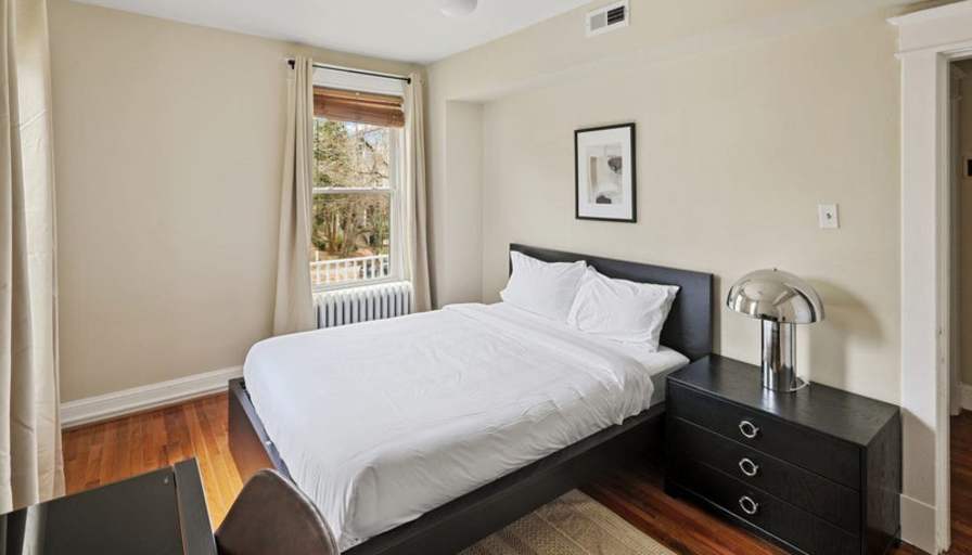 Room in Brookland on a flexible lease's room