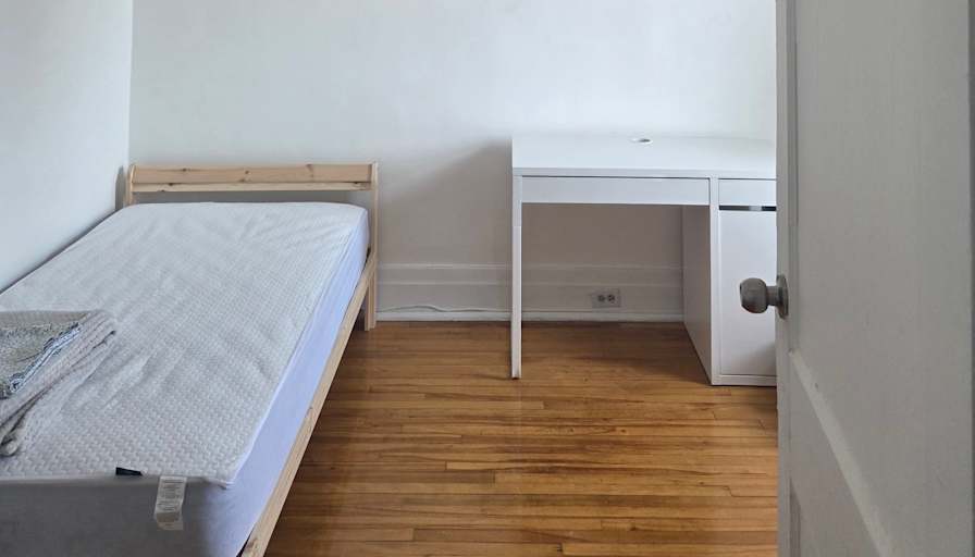 Akiko's room