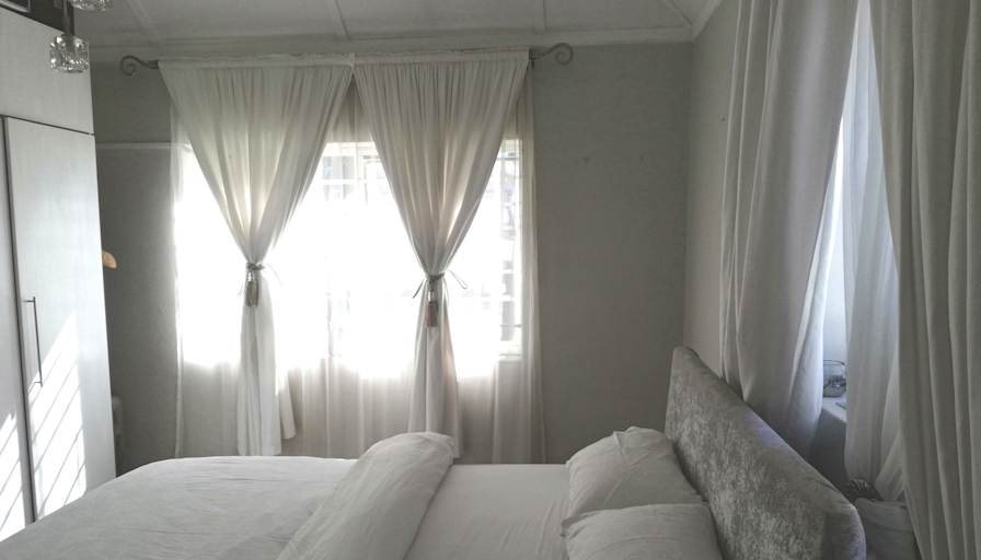 Mia's room