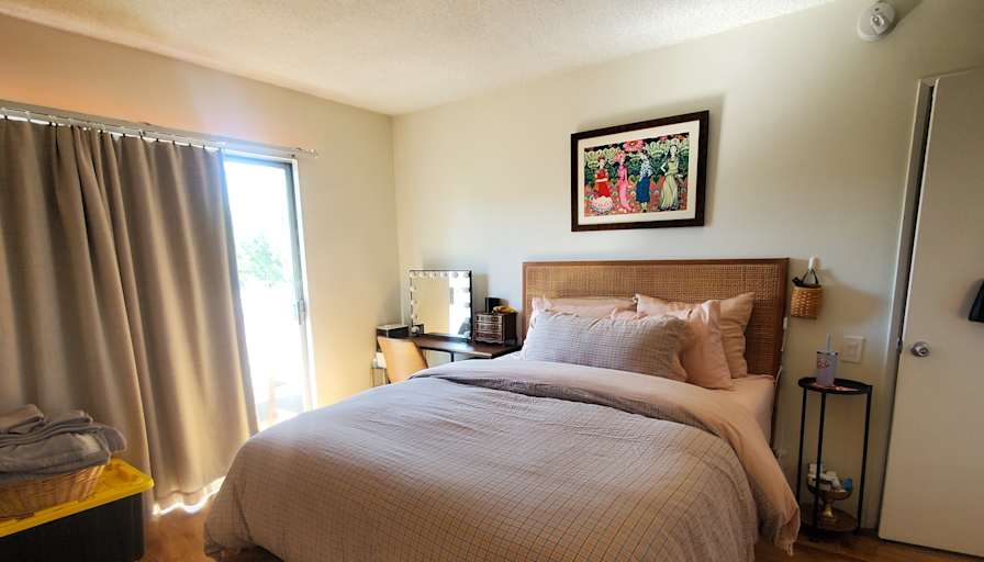 Naomi's room