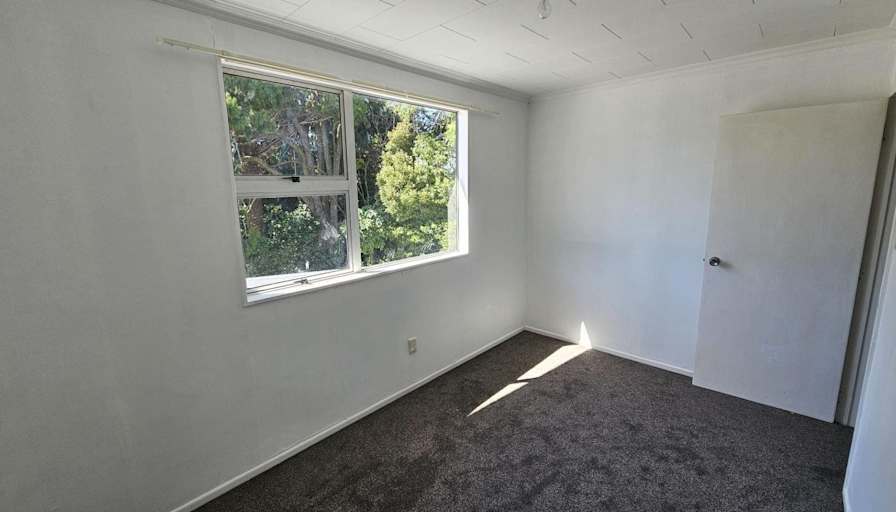 Sez's room