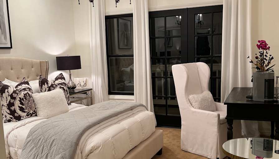 Donna's room