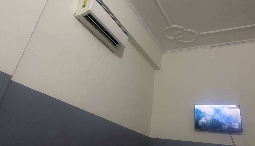 Dhvanik Shah's room