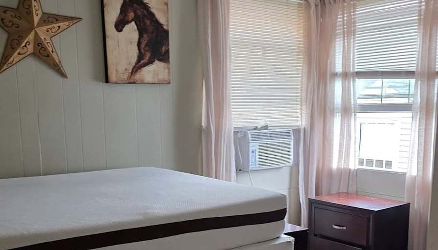 Howard J Buckalew's room