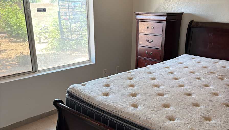 Tom's room