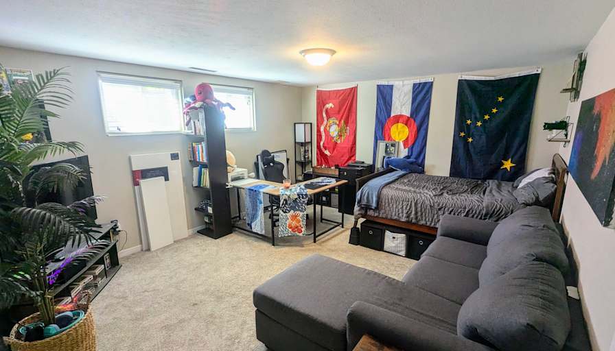 Jose's room