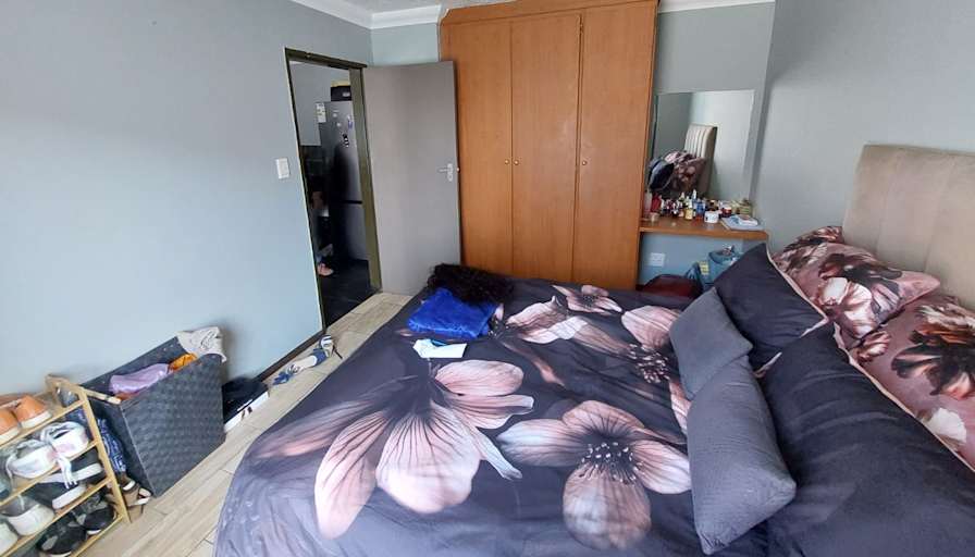 Nontobeko's room