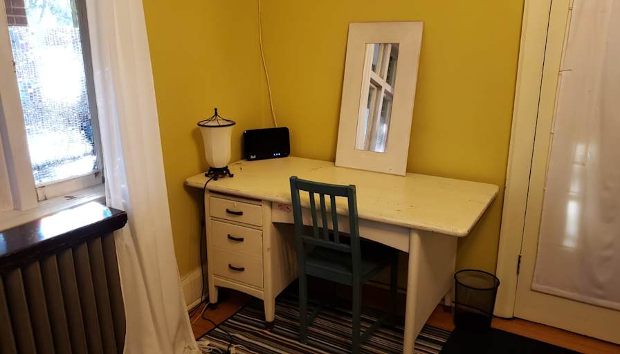 Andrea's room