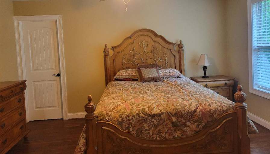 Linda's room