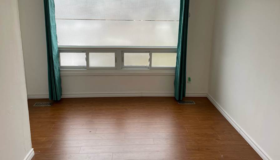 Liu's room