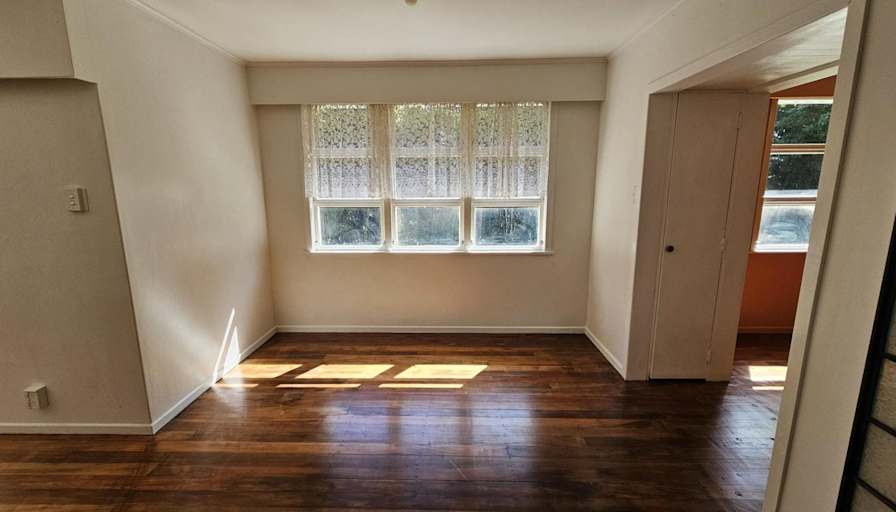 Sez's room