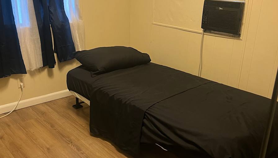 Jorge's room