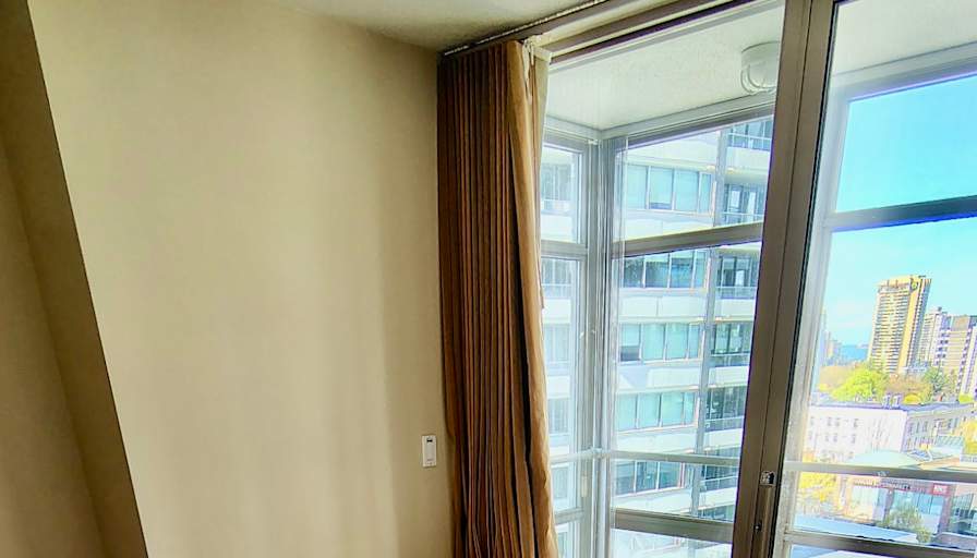 Lee's room