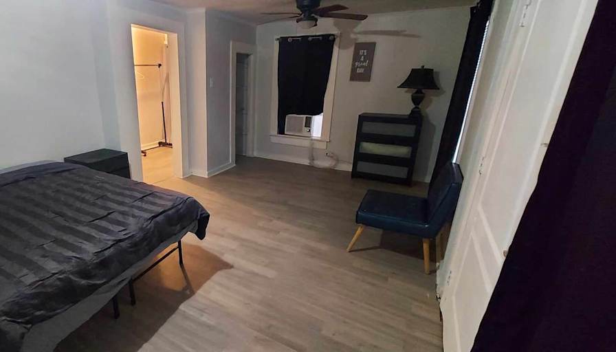 Grand Height Investments's room