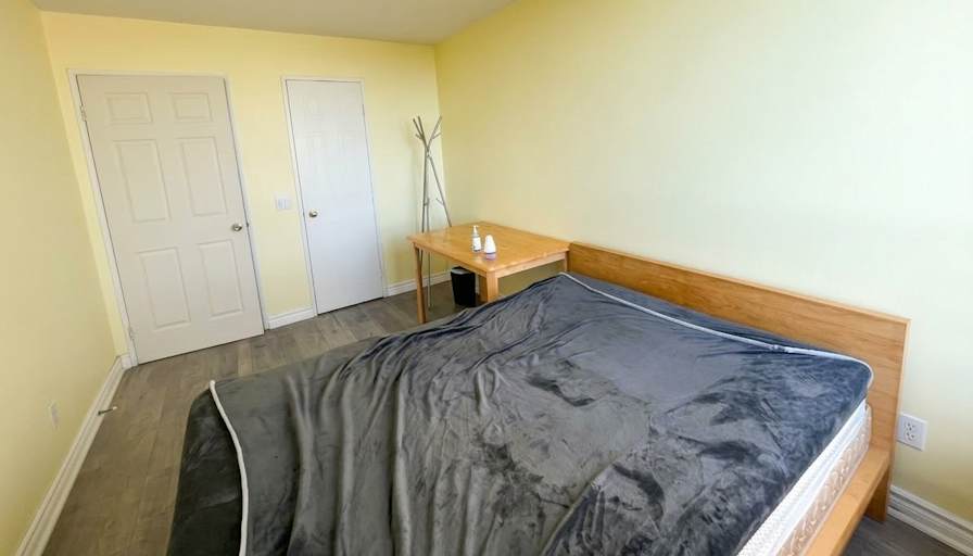 Youn SY's room