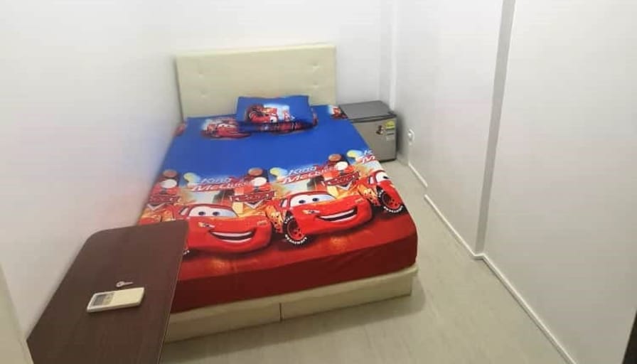 Roomy's room