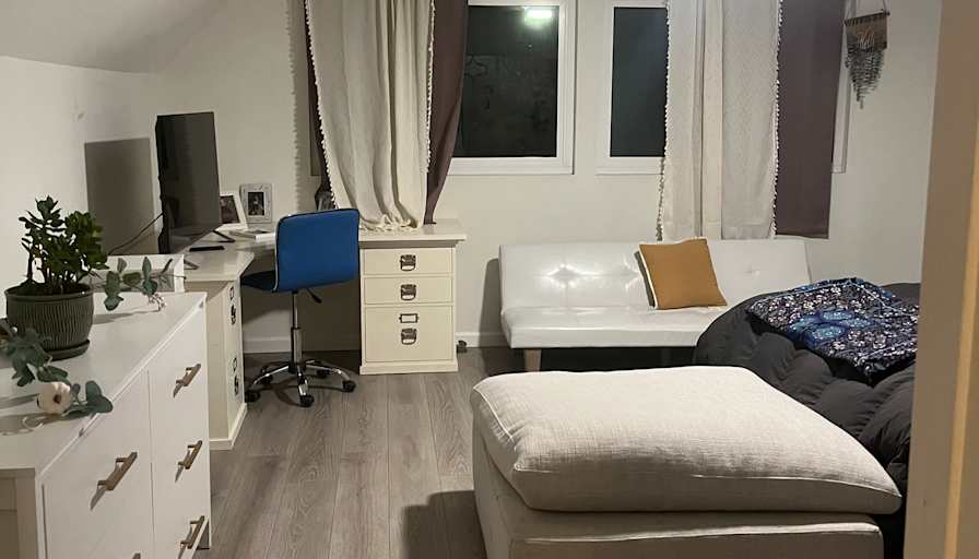 Rachel's room