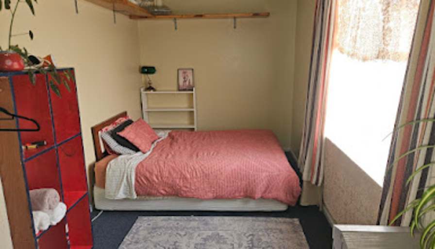 Yanné's room