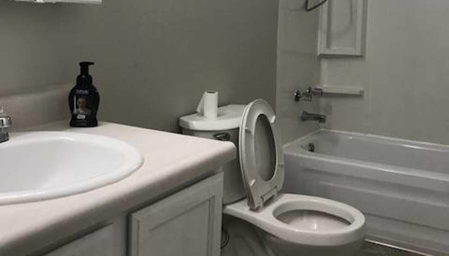 Cameron  Rix's room