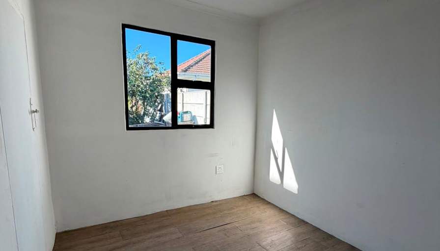 Donovan's room