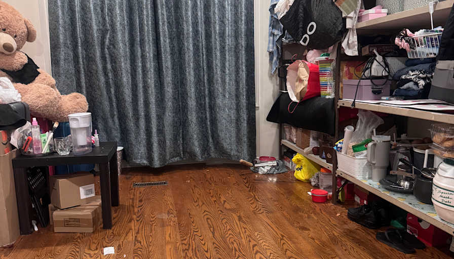 Divu's room