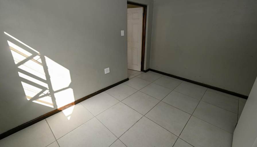 simon's room