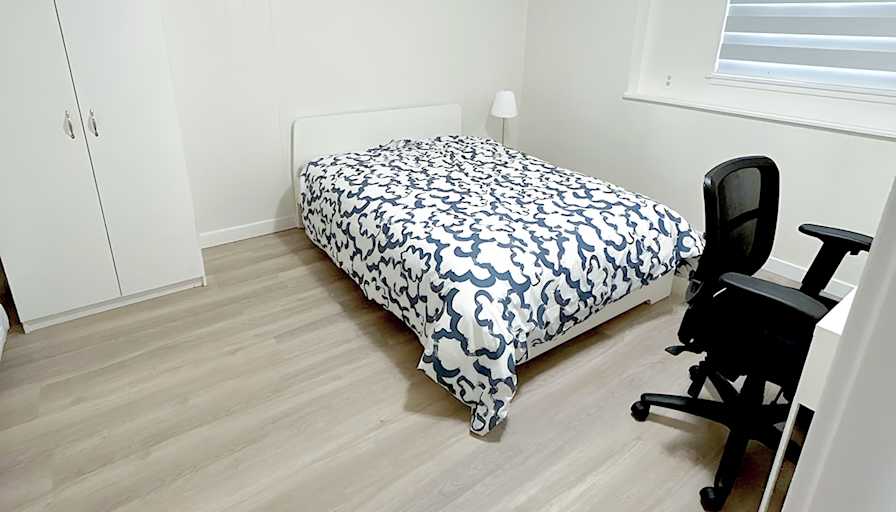 Hamid Reza's room