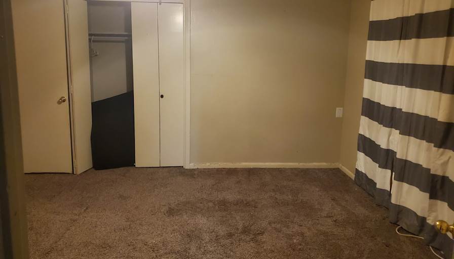 Thomas's room
