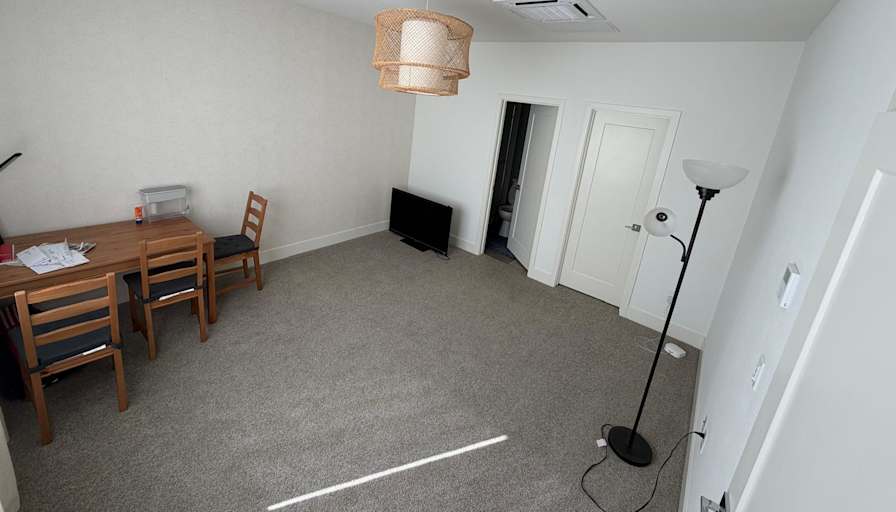 Karthik Ramakrishna's room