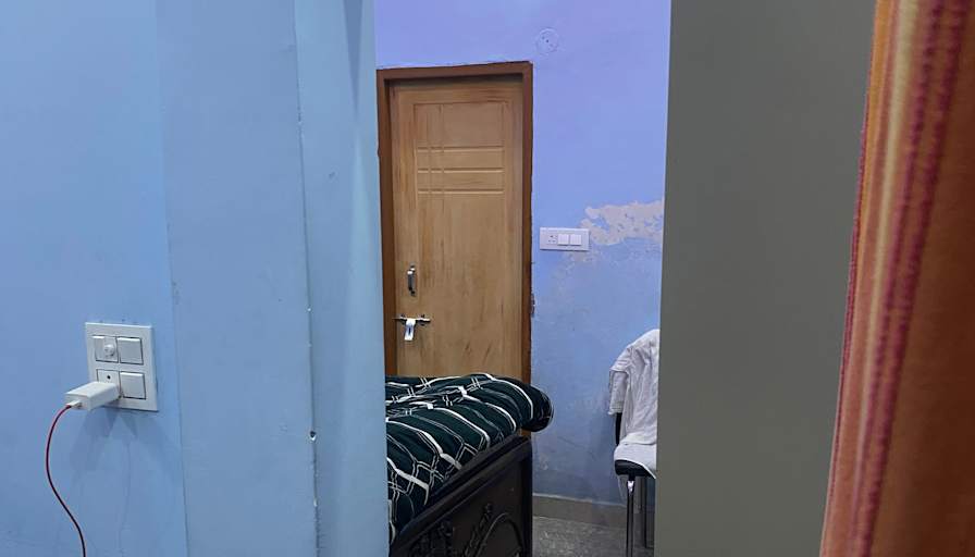 Dixant Maan's room