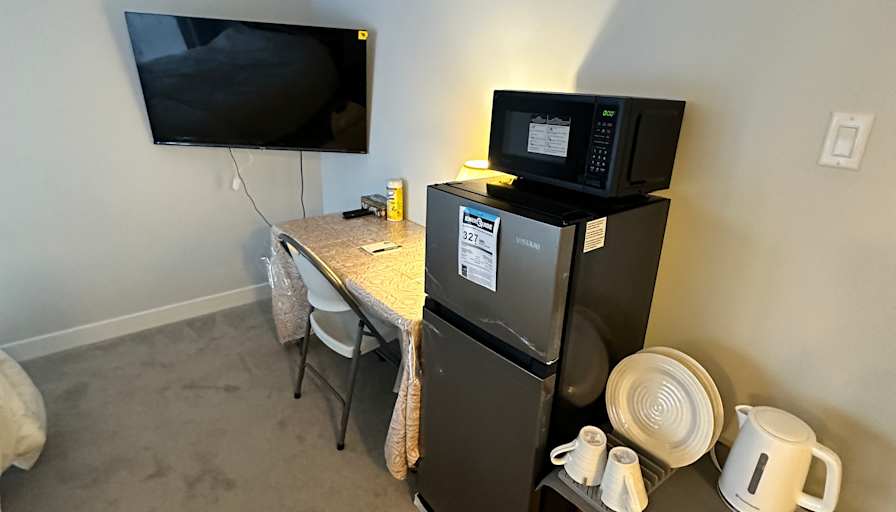 Carlos's room