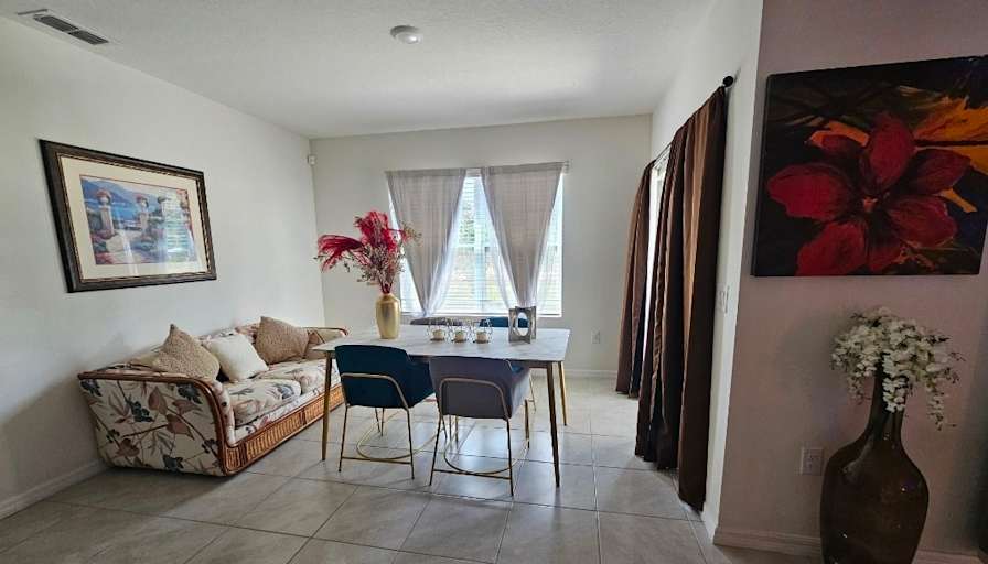 Yariel's room