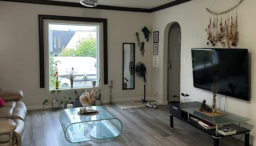 Giordaine's room