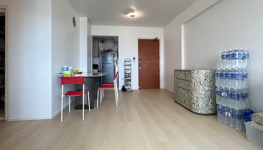 Enzo's room
