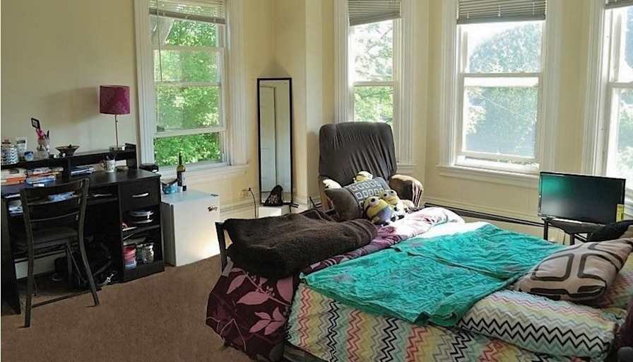 Watertown apartment share's room
