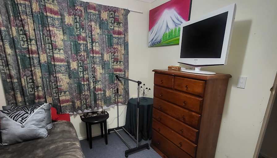 Tarnz Ellen's room