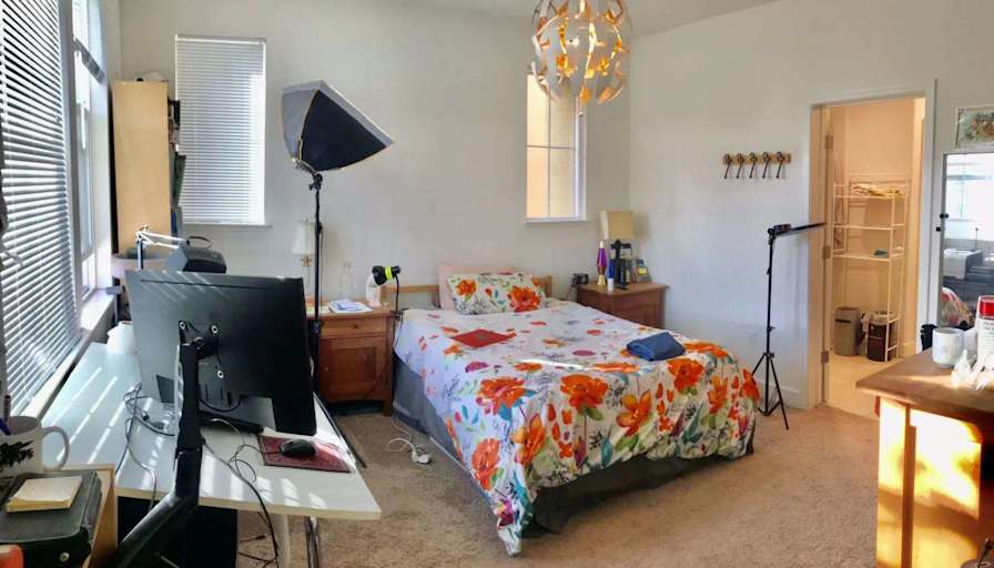 Xin's room