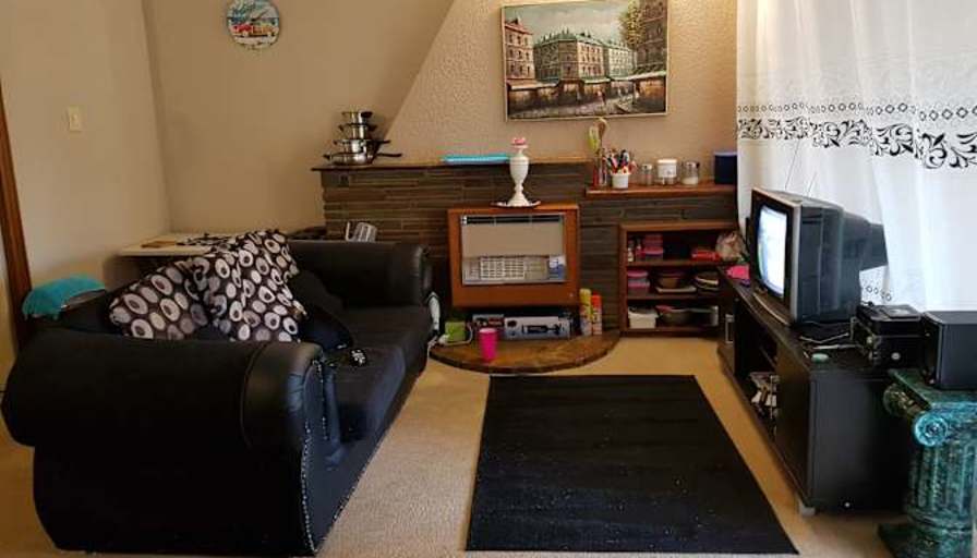 Tee's room
