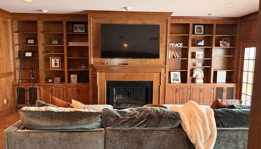 Menzelle Dedeaux's room