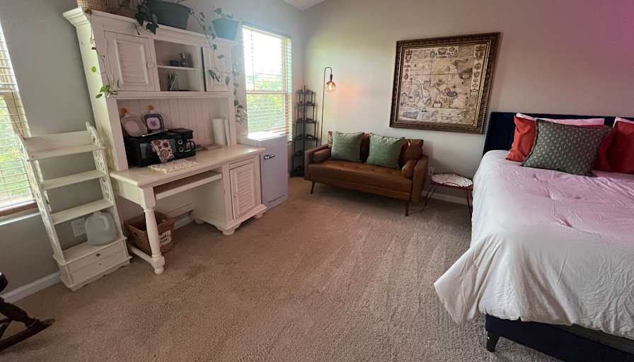 Room for Rent's room