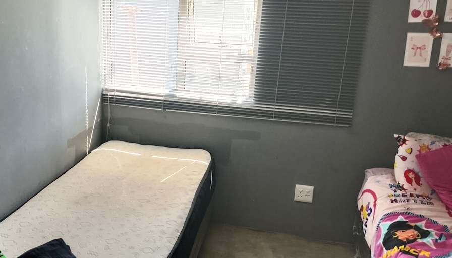 Abdurahgmaan's room