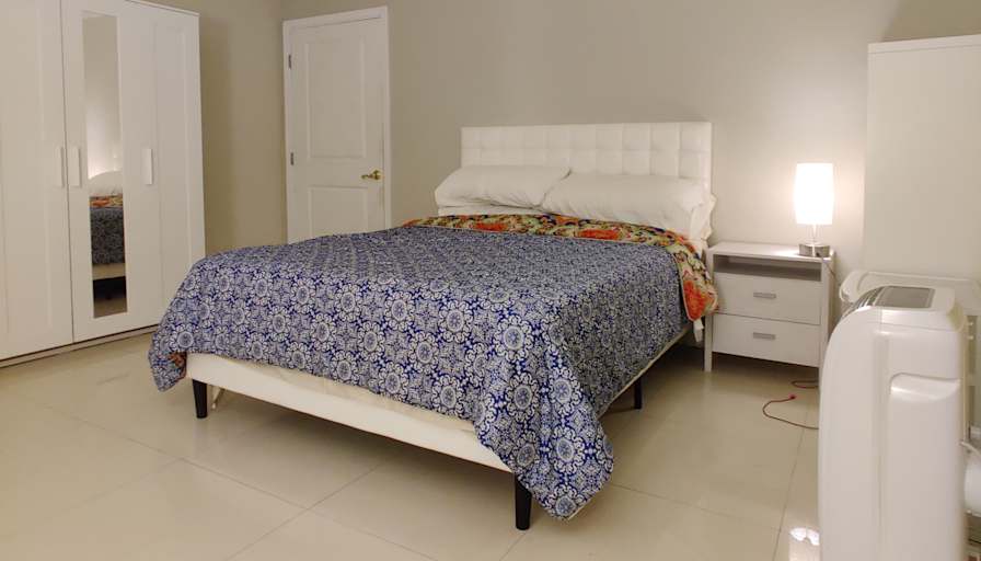 Irvine's room
