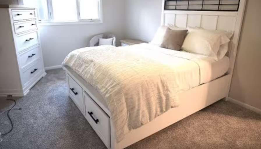 Sam's Company Holdings's room