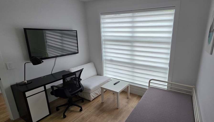 South Surrey - Grandview Heights's room