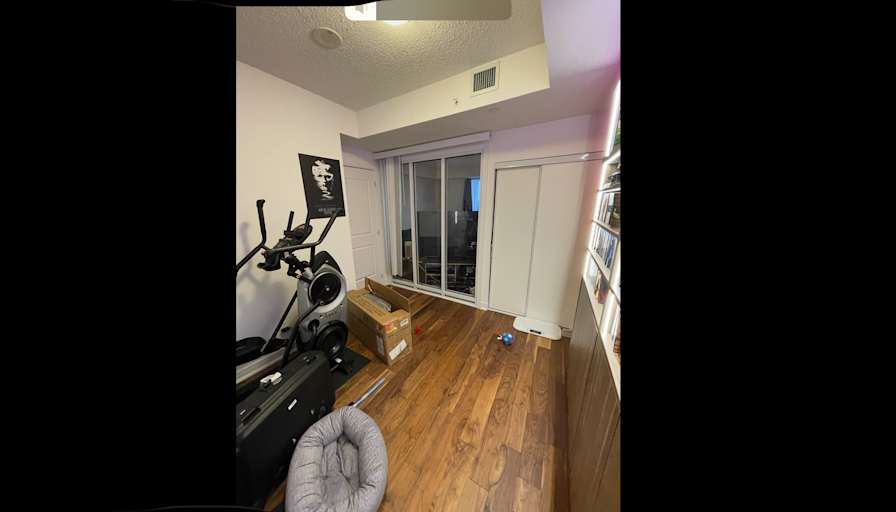 Mahdi's room