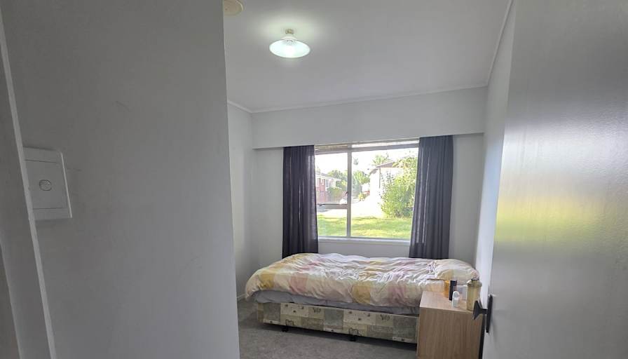 Srishti's room