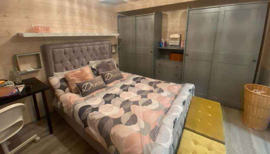 Lisa's room