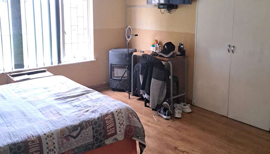 Deon's room