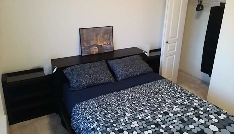 Cléo and Carl's room