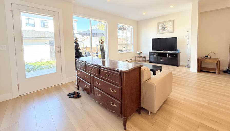 Sunny's room